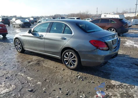 2017 Mercedes-Benz C 300 4Matic из США, поврежденный, VIN 55SWF4KB7HU215692